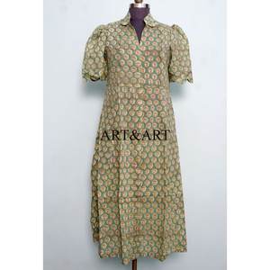 Robe midi florale Kangura pour femme, 100 % coton écologique, style Kangura, col en V, manches courtes, boutons décoratifs, lavable. - Product Image 3