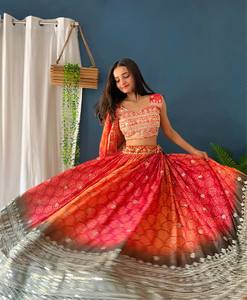Conjunto de Lehenga Choli con Estampado Digital en Naranja, Rojo y Negro, con Dupatta, Largo hasta el Suelo, Ropa Tradicional India y Pakistaní para Mujer - Product Image 2