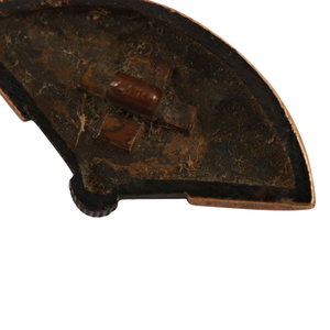 Tsuba antique japonaise de la période Edo en cuivre, motif éventail Kiku (chrysanthème) incrusté, non marquée, 2,65 cm x 1,44 cm - Product Image 6