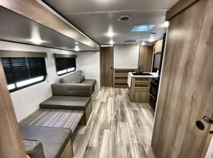 Autocaravana de Lujo Confortable 2024 2025 2026 Keystones C-o-l-e-m-a-n 27B, Remolque de Viaje - Product Image 2