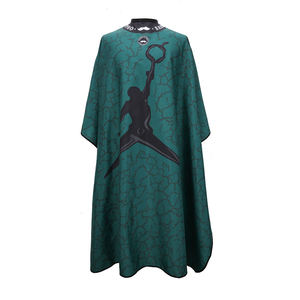 Cape de coiffure Jordan noire en polyester résistante à l'eau, avec logo et texte rouge Michael - Product Image 3