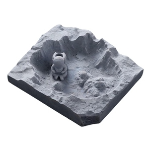 Cartoon <b>Astronaut</b> <b>Light</b> Gray Smokeless Aluminum Ashtray Novelty Decorative Tabletop Creative Design Durable Heat Resistant - Product Image 2