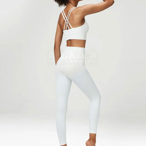 Ensemble de yoga léger pour femme avec motif uni, logo frontal, tissu extensible, respirant, séchage rapide, 2 pièces pour le yoga et le fitness - Product Image 3