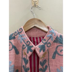 Veste courte brodée en coton TNT Suzani bohème, coupe-vent, respirante, écologique, motif floral, cadeau automne/hiver pour elle - Product Image 3