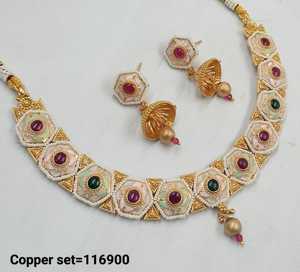 Ensemble de bijoux de mariage traditionnels indiens en cuivre plaqué or et zircon pour femmes, boucles d'oreilles et collier pour les fêtes - Product Image 3