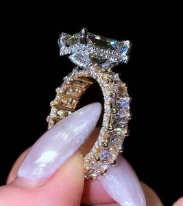 Anillo de Compromiso de Moissanita con Corte Radiante, Banda Gruesa con Incrustaciones de Diamantes, Oro de 14K/18K, Anillo Nupcial de Lujo - Product Image 3