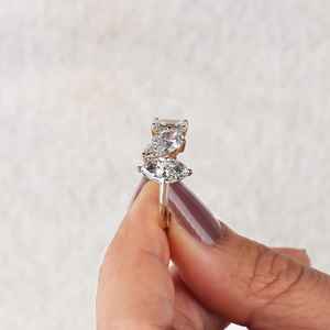 Anillo de tres piedras con diamantes cultivados en laboratorio, corte pera, marquesa y esmeralda, para mujer, oro sólido de 14K, formas únicas, regalo para parejas - Product Image 3