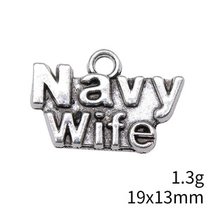 Colgante con letras 'Esposa de la Marina' de 19x13mm, de aleación de zinc en plata envejecida, para recuerdo de esposa militar - Product Image 5