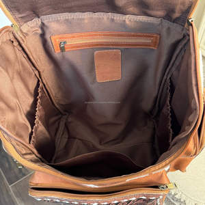 Sac à dos élégant en cuir de vachette à motif occidental en fourrure de vache sculpté à la main Sacs d'école unisexe Beau sac de créateur Sac multi-usage - Product Image 6