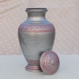 Urna de Cremación para Mujer de Alta Calidad, Bellamente Diseñada, Personalizada, Moderna y Duradera, para Cenizas Humanas - Product Image 3