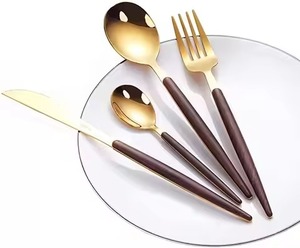 Juego de Cubiertos de Metal de Lujo para Mesa de Comedor, Cuchara, Tenedor y Cuchillo, Diseñado para Eventos Elegantes - Product Image 1