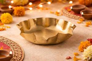 Cuenco Decorativo de Loto Dorado para Decoración de Diwali, Decoración de Bodas y Decoración del Hogar con Velas Flotantes - Product Image 6