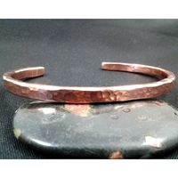 N.S OVERSEAS NS-CB-0865 Brazalete de Cobre Puro Sólido Martillado a Mano Personalizable de Calibre Extra Grueso y de Moda