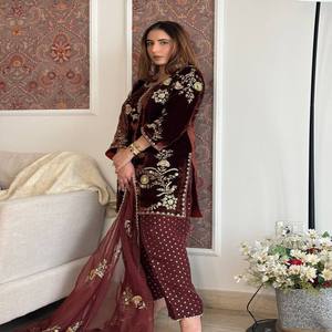 Ensemble Kurta Patiyala en velours VASTRA COTTAGE avec Salwar Palazo entièrement cousu et Dupatta en soie organza brodée pour femmes - Product Image 6