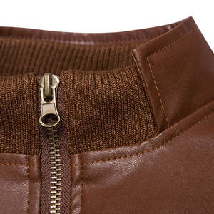 เสื้อแจ็คเก็ตหนังสีน้ำตาลทรงสลิมฟิตสำหรับผู้ชาย สไตล์มอเตอร์ไซค์ พร้อมซิปปิด คอตั้ง ดีไซน์ทันสมัย ระบายอากาศได้ดี - Product Image 3