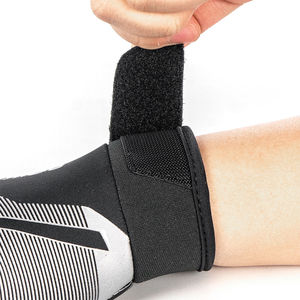 Gants de football américain personnalisés, gants de receveur de football américain, gants de football américain avec grip en latex - Product Image 5