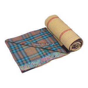 Colcha india vintage floral Kantha, reversible, hecha a mano, lavable, 100% algodón, para todas las estaciones, manta pesada de sari antiguo. - Product Image 1