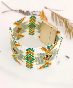 Pulsera de Cuentas Hecha a Mano con Patrón Geométrico, Diseño Multicolor, Joyería de Moda, Artículo de Regalo - Product Image 2
