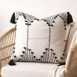 Funda de Almohada Blanca Bohemia 100% Algodón Tejida a Mano con Diseño Zigzag, Fundas de Almohadas Marroquíes Estilo Boho Chic con Borlas Negras, Venta al Por Mayor - Product Image 5