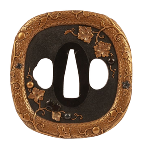 Tsuba Daisho de Cobre Pulido Antiguo del Período Edo Japonés con Incrustaciones de Nanako, Diseño de Enredadera de Calabaza Iroe, Momoka Oei - Product Image 2