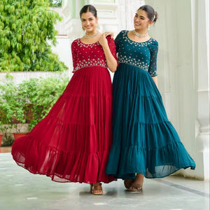 Vestido de Algodón Moderno y Popular con Dupatta para Ceremonias, Eventos Corporativos, Bodas y Regalos, Disponible para la Venta - Product Image 1