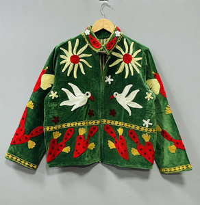 Chaqueta de terciopelo estilo bomber Suzani para mujer, bordado floral, 100% algodón, cuello alto suave, 600g, logo frontal, longitud media, abierta - Product Image 1