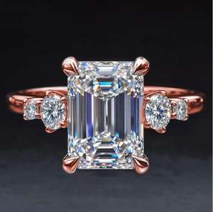 แหวนพลอยมอสซาไนต์ทรงเอเมอรัลด์ เงินแท้ 925 ชุบทอง 18K แหวนหมั้นสำหรับเธอ ของขวัญวันเกิดสุดหรูหราสง่างาม - Product Image 4