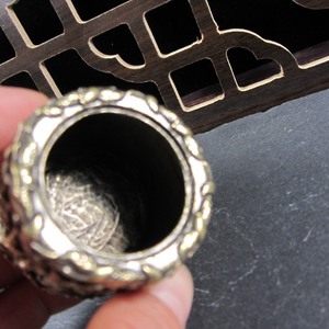 Quemador de Incienso de Bronce Hecho a Mano de Alta Calidad con Tapa de Panal y Relieves de Grullas - Product Image 3