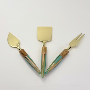 Ensemble de 3 couteaux à fromage de qualité supérieure avec manche en résine et lame en acier inoxydable, manche en boucle, pour usage en restaurant - Product Image 3