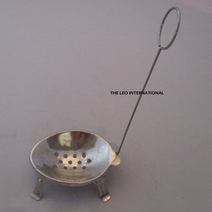 Jabonera de aluminio con tallado artesanal, perfecta para baños, villas y apartamentos de estilo rústico. - Product Image 4