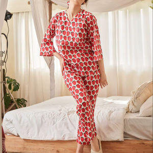 Conjunto de Pijama Estampado 100% Algodón para Mujer – Ropa de Dormir Suave y Transpirable - Product Image 1