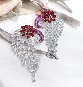 Pendientes de Lujo de Alta Calidad, Plateados, Modernos, de Latón Brillante, con un Toque Distintivo, para Mujer, Ideales para Fiestas y Eventos Nocturnos - Product Image 6