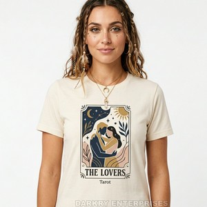 Camiseta Rosa para Mujer con Estampado Gráfico Personalizado, Diseño Floral de Flamencos, Fabricante de Camisetas de Algodón, Top Casual de Verano para Damas, Impresión DTG al por Mayor - Product Image 5