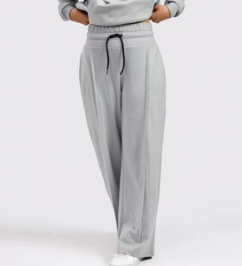 Pantalon de jogging ample et surdimensionné en molleton français pour femme avec logo personnalisé, 100 % coton épais, style hip-hop, idéal pour le sport et la gym - Product Image 1