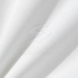 T-shirt respirant pour homme au design épuré, tissu extensible et coupe décontractée, idéal pour les journées d'été et confortable au quotidien - Product Image 6