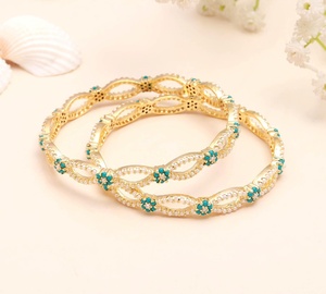 Brazalete Kada de Perlas y Turquesa Hecho a Mano, Chapado en Oro, Brazalete Moderno de Latón Tradicional Indio para Mujer - Product Image 1