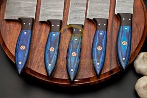 Ensemble de couteaux de cuisine en acier Damas personnalisé de 5 pièces, ensemble de couteaux de chef japonais avec manche en bois bleu, couteaux de cuisine professionnels - Product Image 3