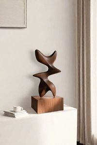 Escultura Clásica de Madera Hecha a Mano, Elegante Decoración Artística de Madera Sólida para Interiores de Hogar Atemporales - Product Image 6