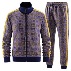 Conjunto Deportivo de Diseño para Hombre con Estampado Azul Marino y Dorado – Conjunto Atlético de Lujo de Dos Piezas Premium - Product Image 1