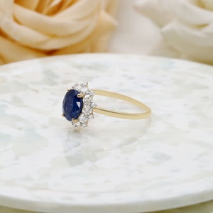 Bague de fiançailles en or jaune massif 14 carats avec saphir bleu ovale et halo floral de diamants, bijoux fins, vente en gros, bague en pierres précieuses pour femme, cadeau - Product Image 3