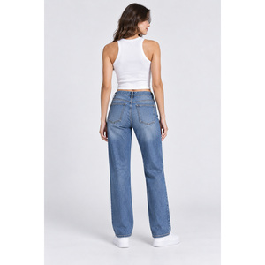 Jeans con logo en la cintura, bolsillos decorados, pantalones vaqueros de pierna ancha, jeans de tela vaquera, jeans para la temporada de primavera - Product Image 3