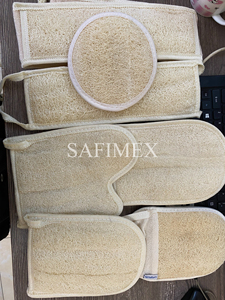Éponge faciale en loofah naturelle en gros pour le nettoyage du visage, l'exfoliation et les soins de la peau, emballage personnalisé OEM - Product Image 6