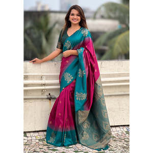 Sari en soie rose douce Elite Weaves avec bordure florale et contraste tissé Zari – Vêtements indiens et pakistanais - Product Image 2