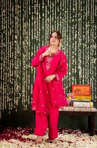 ชุดสูทผ้าไหมวิสโคสเชนเดรีเนื้อเนียนละเอียด ปักลายสวยงาม ไซส์ S ถึง XXL เหมาะสำหรับงานเลี้ยงหรูหราและงานพิธีต่างๆ - Product Image 3