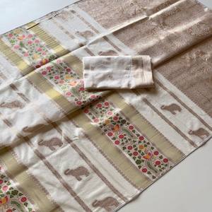 VASTRA COTTAGE Saree de Georgette de Viscosa de Tejido Chinya Puro con Jacquard Zari Dorado y Estampado Meenakari de Pavo Real y Elefante - Product Image 3