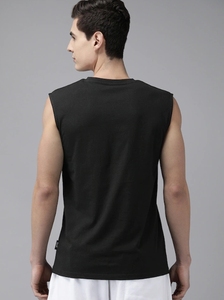 เสื้อกล้ามแขนกุดผู้ชาย FCUK คอกลม สไตล์สปอร์ต ระบายอากาศได้ดี โพลีเอสเตอร์ สีดำ พิมพ์ลายตัวอักษรด้านหน้า - Product Image 2