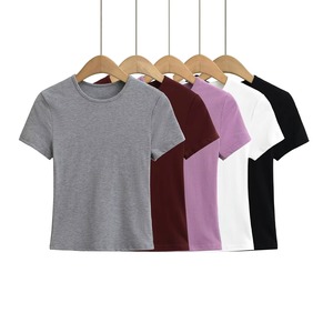 เสื้อยืดแขนสั้นผู้ชาย คอกลม สีพื้น ผ้าถัก ทรงปกติ สไตล์ลำลอง สีเทา สีแดงเบอร์กันดี สีม่วง สีขาว สีดำ - Product Image 1