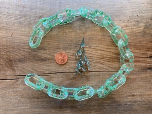 Escultura de cadena decorativa de resina epoxi contemporánea, cadena de resina epoxi de diseño para decoración de pared en la sala de estar - Product Image 3