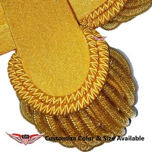Epaulettes de lujo de la mejor calidad, ceremoniales, hechas a mano, de satén dorado grueso, con flecos de hilo de oro y Mylar personalizados. - Product Image 2