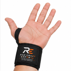Cómodas muñequeras hechas de material elástico transpirable para un soporte fiable durante actividades deportivas y de entrenamiento. - Product Image 3